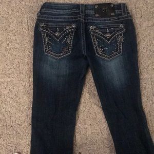 Selling these jeans worn a few times